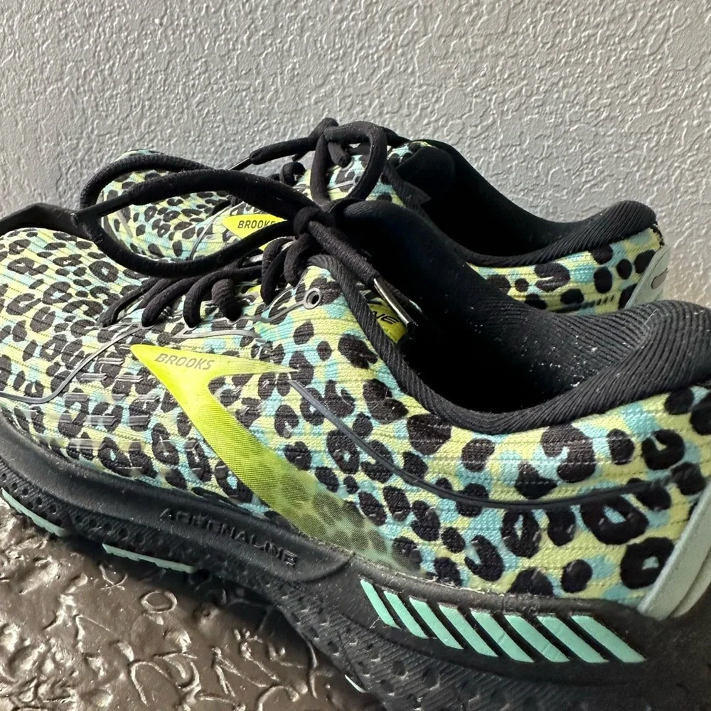 Brooks Women's Mint Green Black Leopard Print Running Shoes - Picture 7 of 11